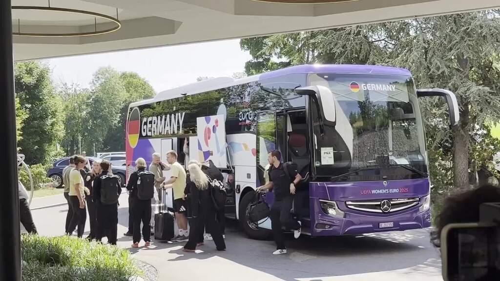 Deutschlands Fussballerinnen beziehen ihr Camp in Zürich