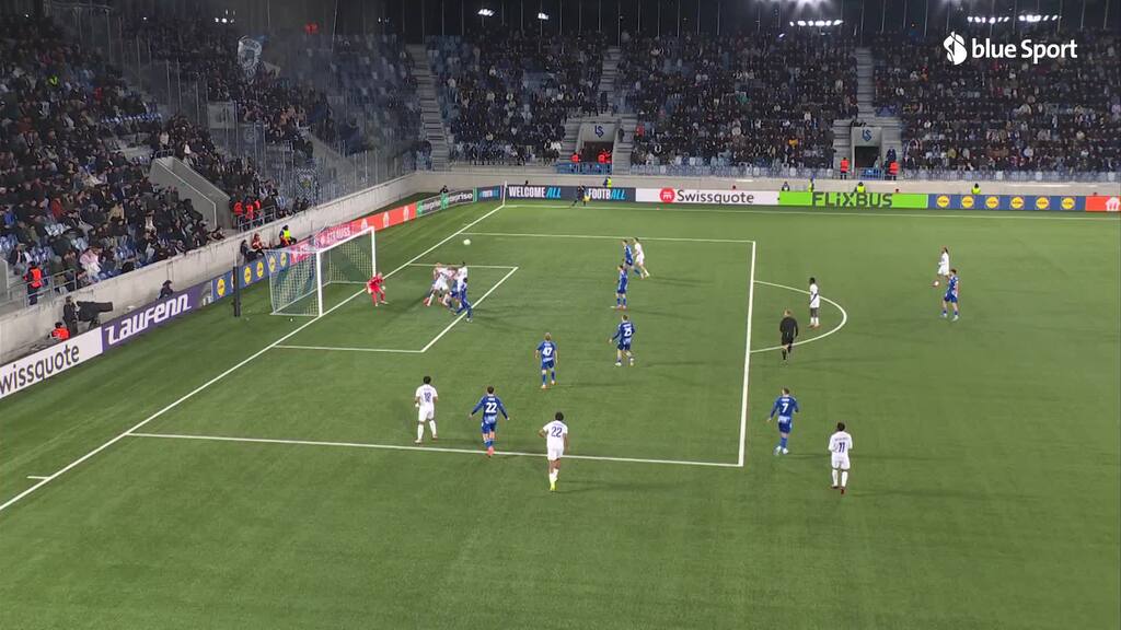 Der VAR schaltet sich ein: Lausanne-Treffer in der Nachspielzeit zählt nicht