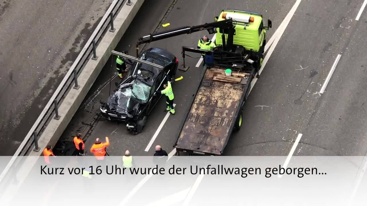 Auto Knallt In Hardbrucke Polizei Nimmt Alle Unfallbeteiligten Fest