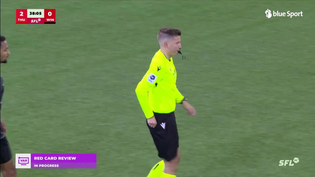 Matoshi steht Sahitaj auf den Knöchel und fliegt vom Platz