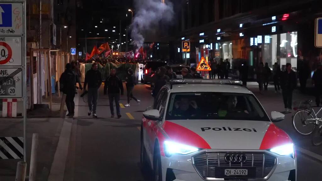 Hunderte Personen demonstrieren in Zürich gegen Wohnungsnot