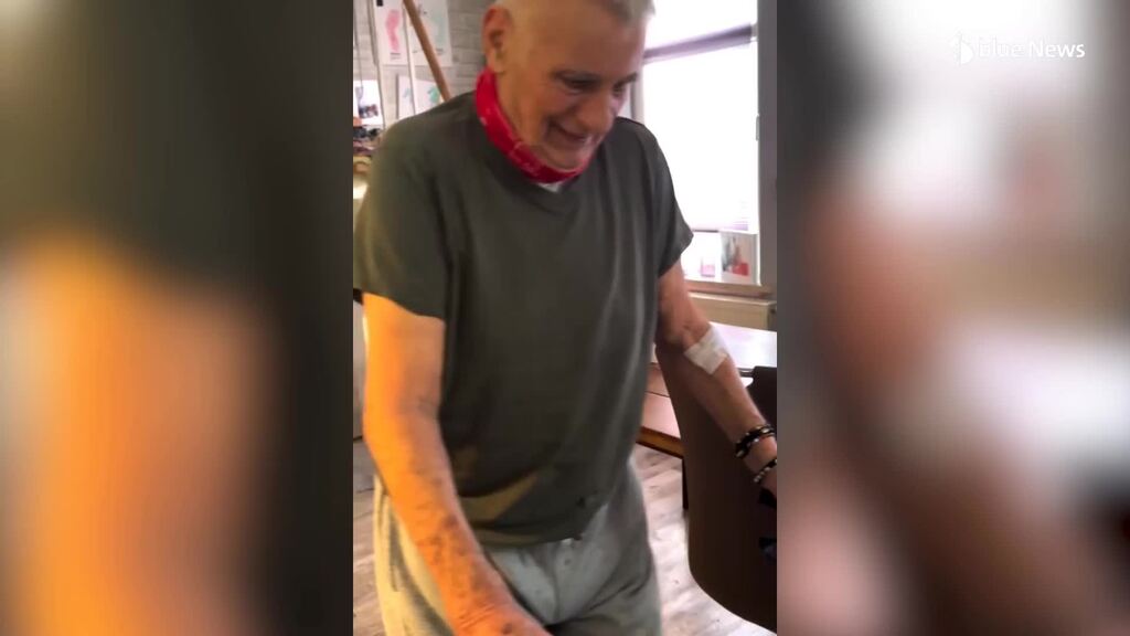 Schauspieler Heinz Hoenig kann wieder laufen