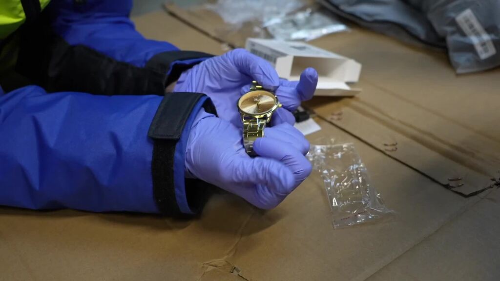 Waffen und Fälschungen von Shein, Temu und Co. geht es an den Kragen