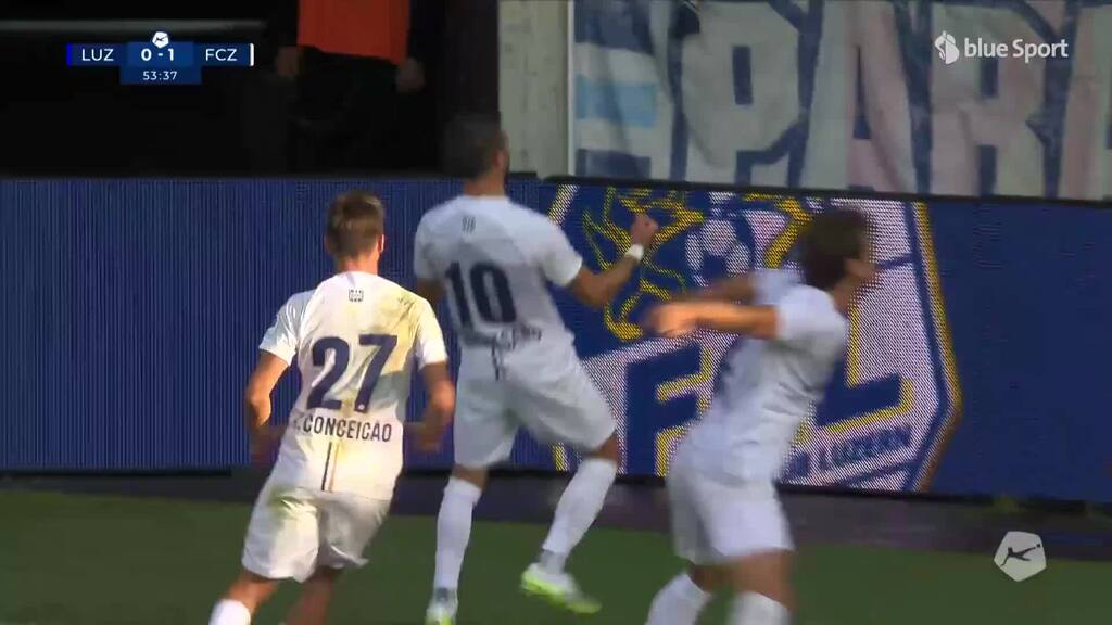 54.Min: Marchesano mit dem direkten Freistosstor zum 2:0