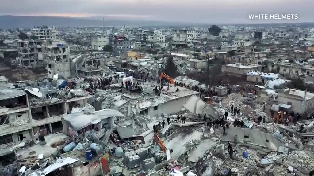 Zahl der Erdbeben-Toten steigt auf über 8700