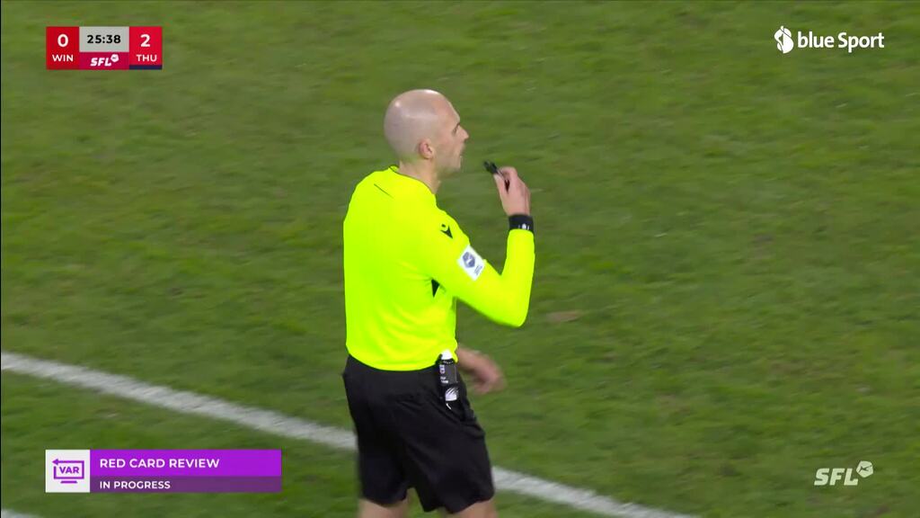 Jetzt kommt es knüppeldick für Winti: Arnold fliegt vom Platz