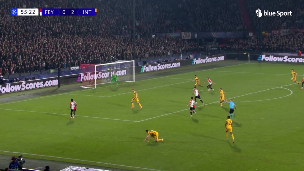 56. Minute: Moder scheitert an der Latte