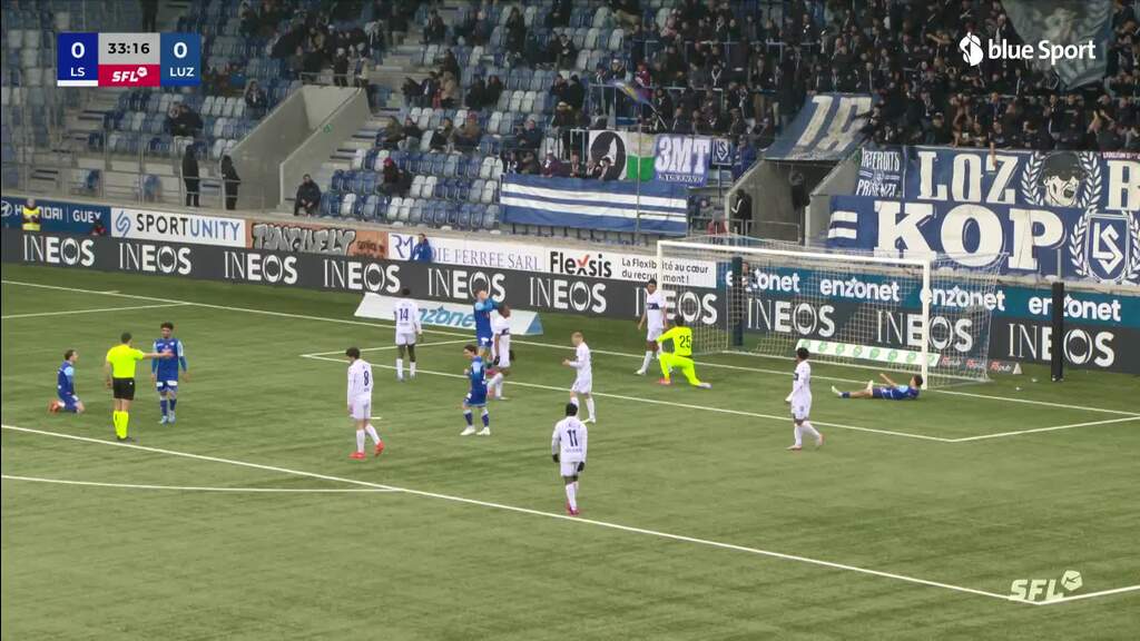 Owusu trifft nur den Pfosten