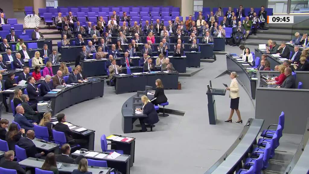 Nach der Ermahnung redet AfD-Chefin Weidel unbeirrt weiter – dann platzt Klöckner der Kragen