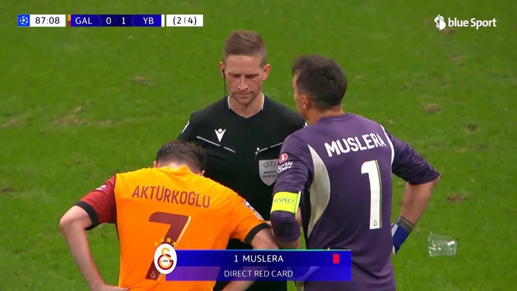 Virginius segna, Muslera perde la testa