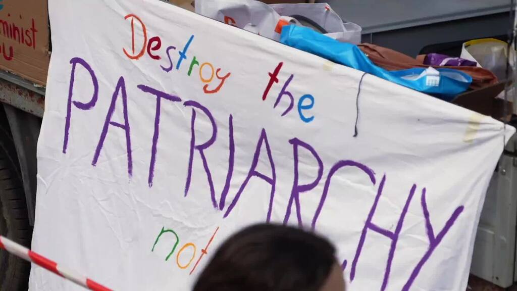 CLEANFED: Tausende gehen für die Rechte der Frauen auf die Strasse