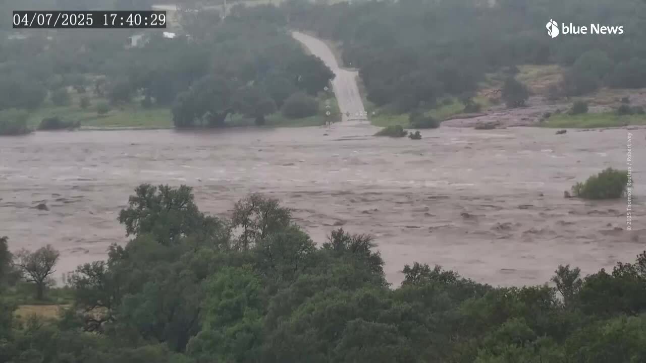 Inondazioni in Texas, ecco come il fiume s'è alzato di livello di metri in meno di 5 minutitexas