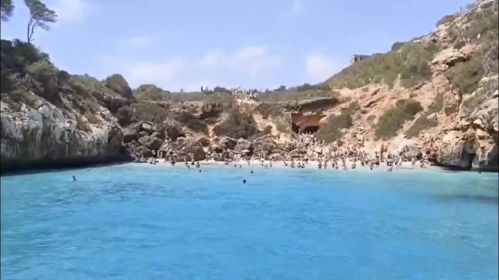 Einen Tag nach Protesten: Instagram-Bucht von Mallorca wird von Touristen überflutet