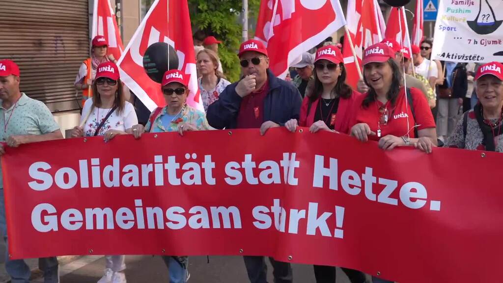 Des milliers de manifestants au défilé du 1er mai à Zurich