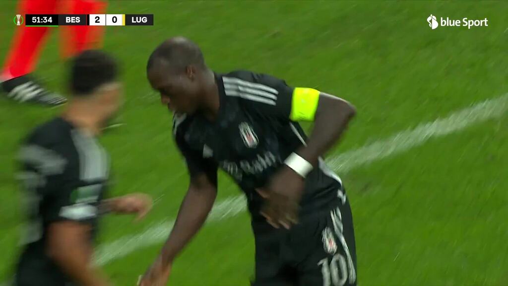 Vincent Aboubakar of Besiktas JK and Jhon Espinoza of FC Lugano