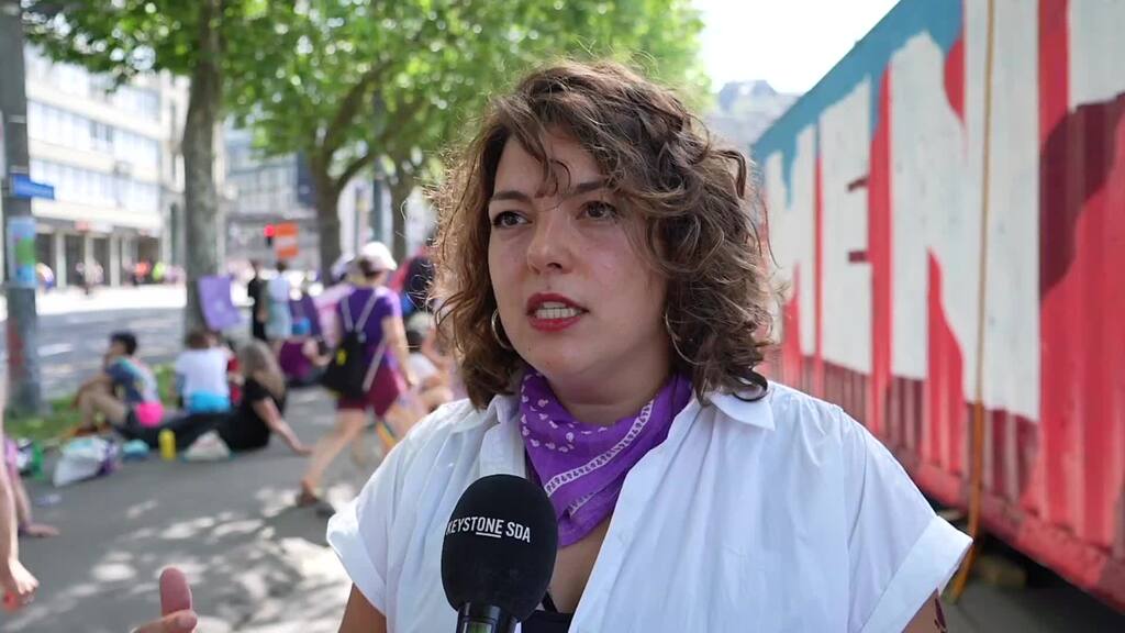 Zehntausende demonstrieren am Frauenstreiktag in Schweizer Städten