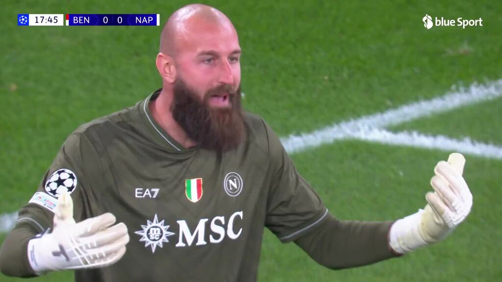 Napolis Goalie patzt – doch Benficas Aursnes schlägt die Einladung aus