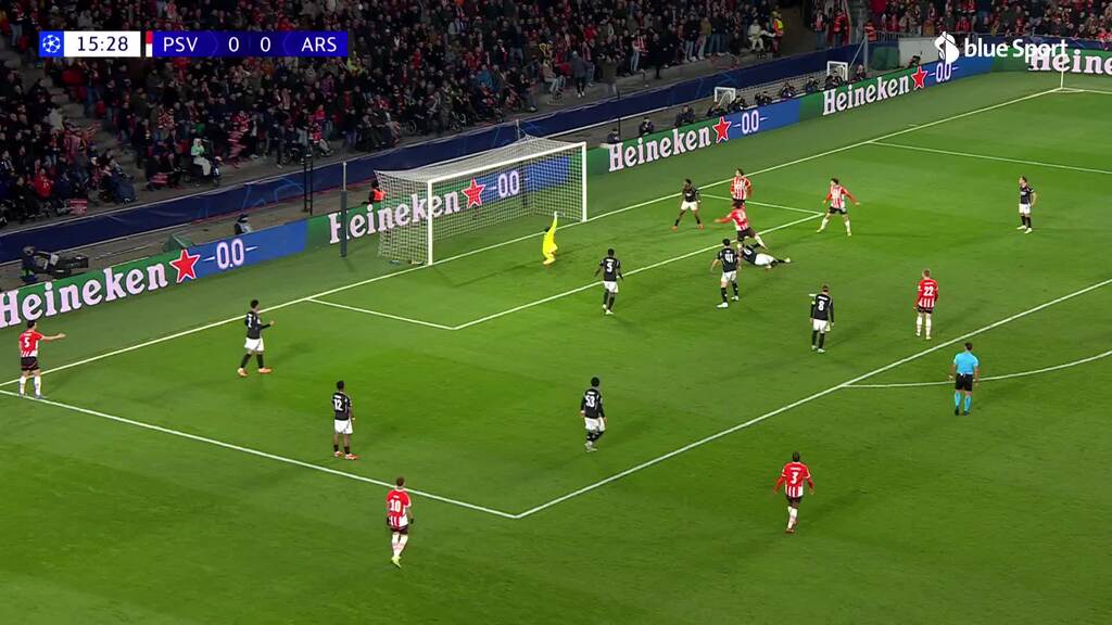 16. Minute: Saibari an die Latte statt ins leere Tor