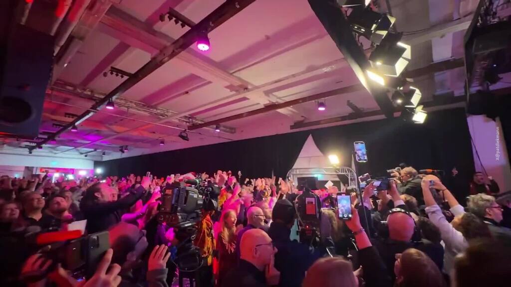 Jubel bei den Linken nach erster Prognose