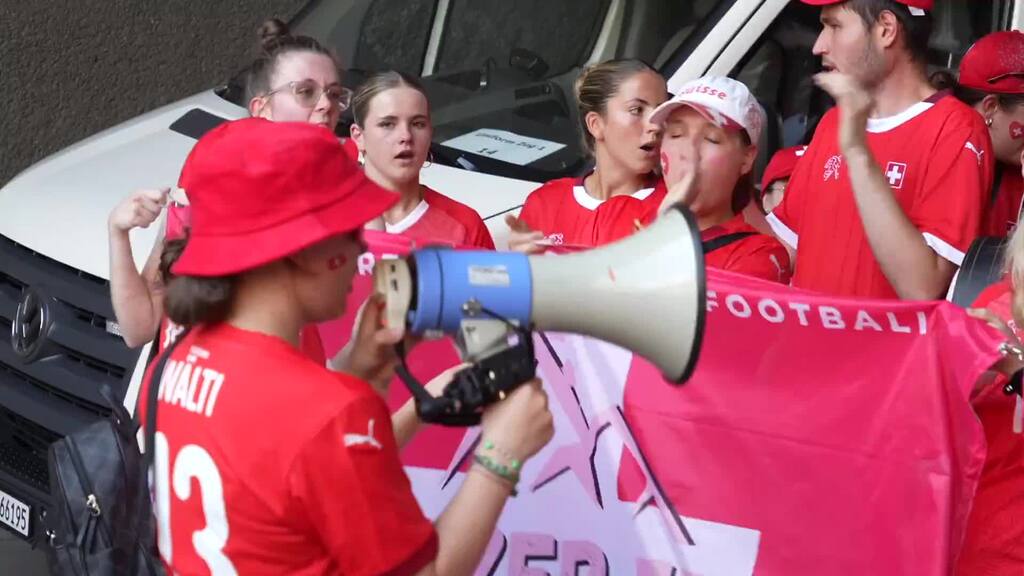Hier ziehen die Nati-Fans vor dem Norwegen-Spiel durch Basel