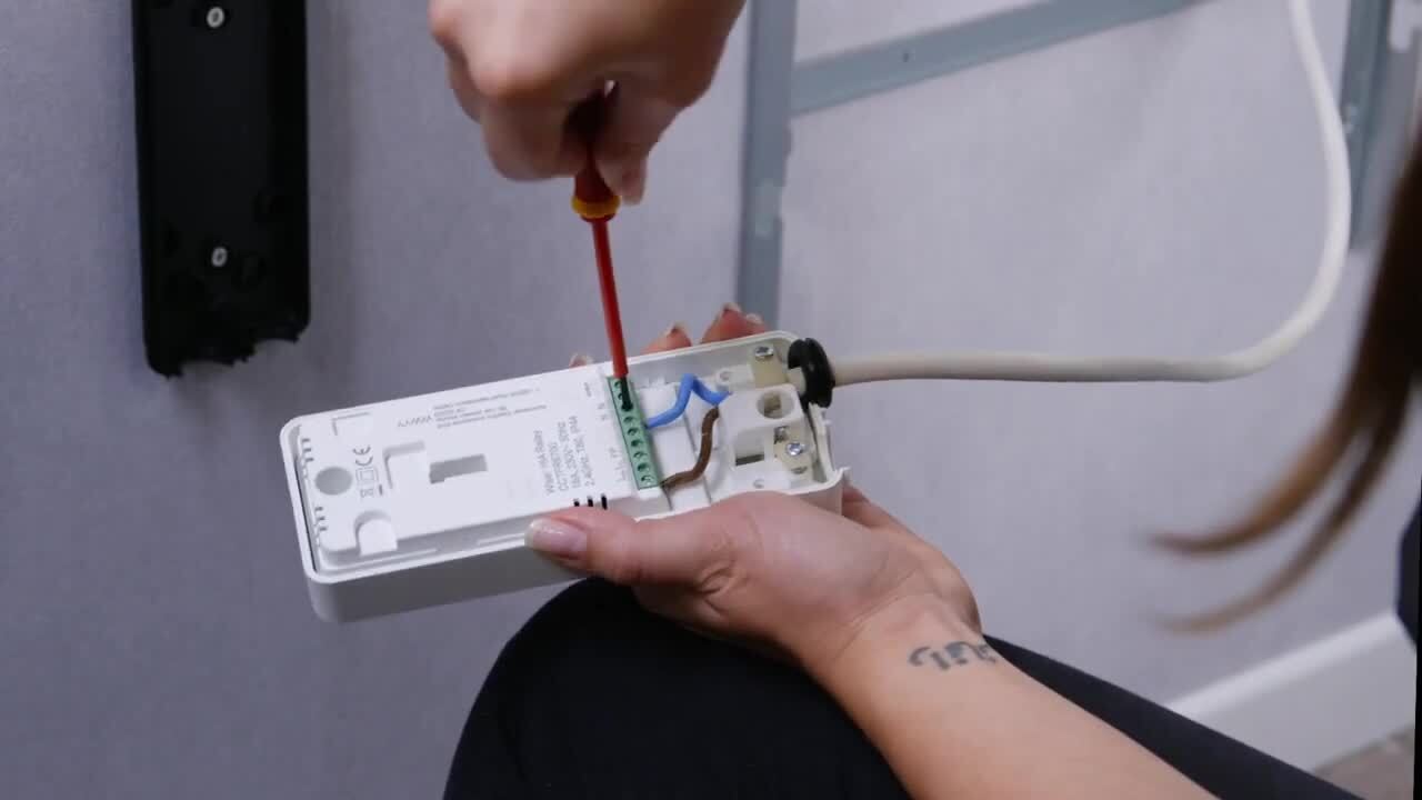 Test Schneider Electric Wiser Kit thermostat connecté pour radiateurs  électriques : un système complet et évolutif - Les Numériques