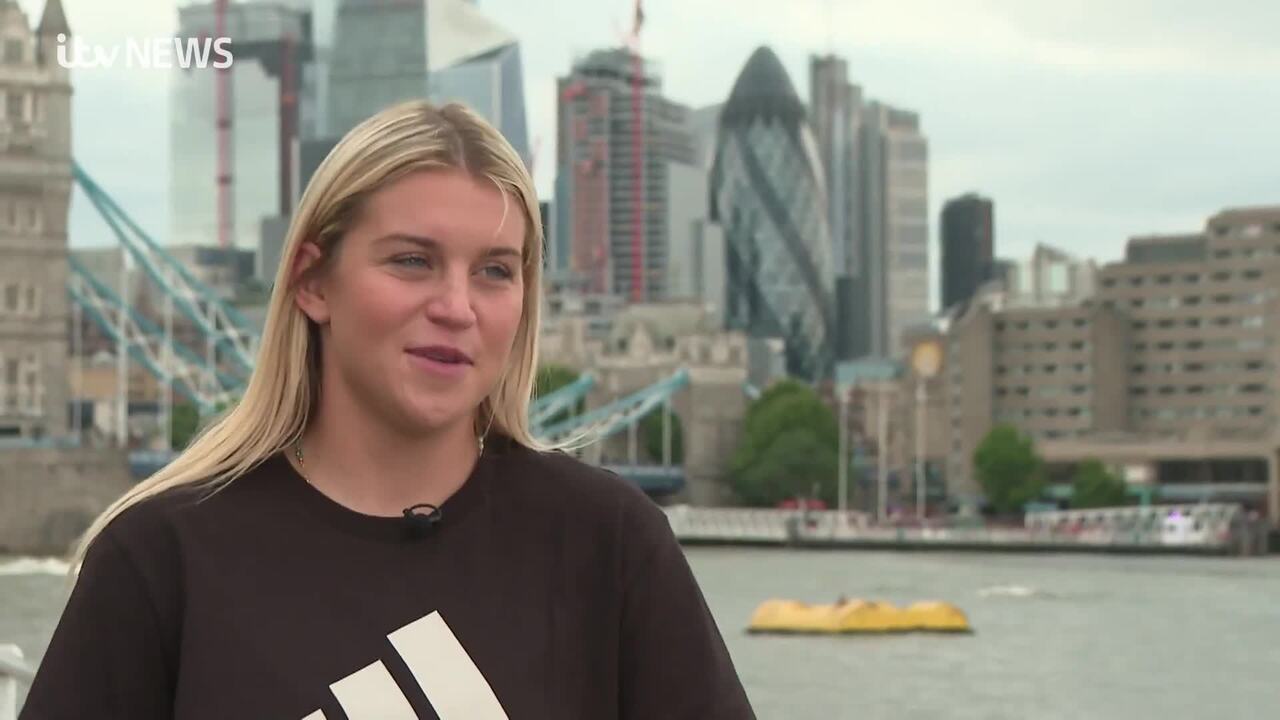 Maidstone girl catches Alessia Russo's England Lionesses shirt