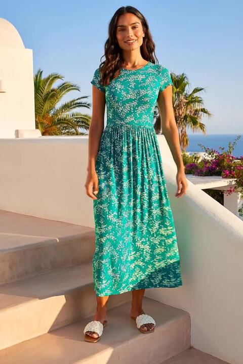 green emerald velvet dress Blue Zone | Ditsy Floral Tie Waist Pleated Dress main image 0