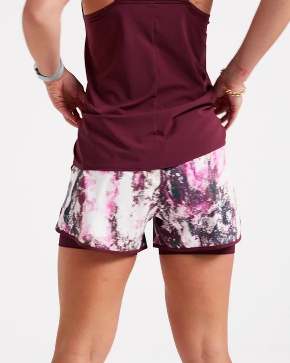 Women's Double Layer Fitness Shorts - Multicolour - Video 2
