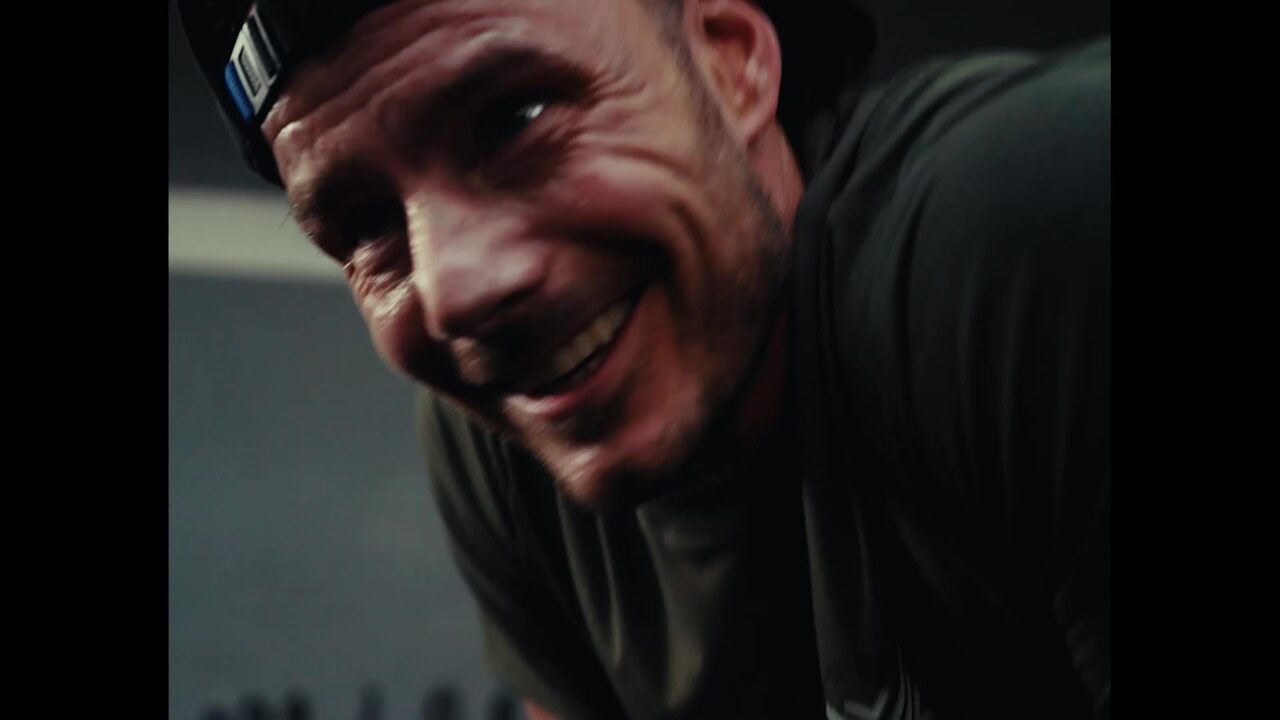 Cross Training and Weight Training 22.5 kg Hex Dumbbell - Black - Video 2