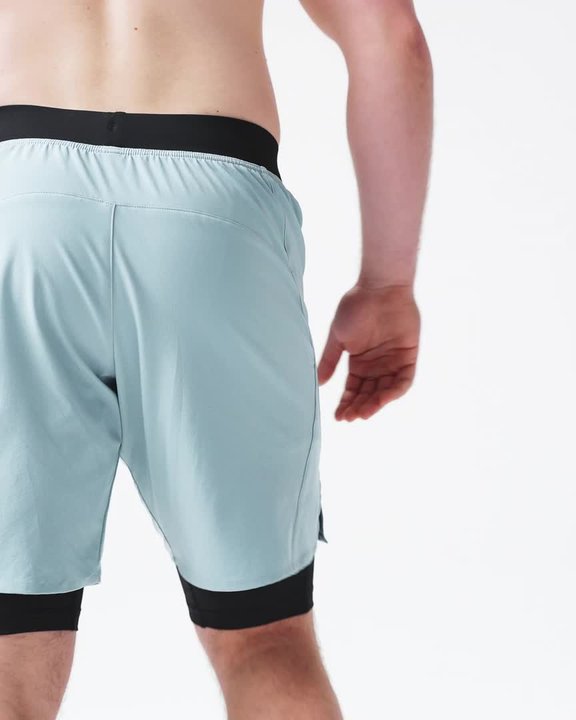 Men's Breathable 2-in-1 Fitness Shorts with Zipped Pocket - Black/Blue - Video 2