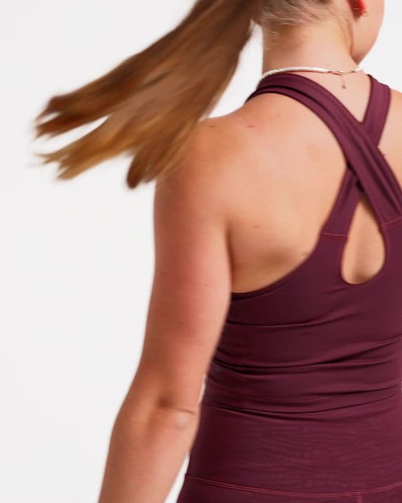 Women's Shaping Cropped Sport Tank Top - Burgundy - Video 2