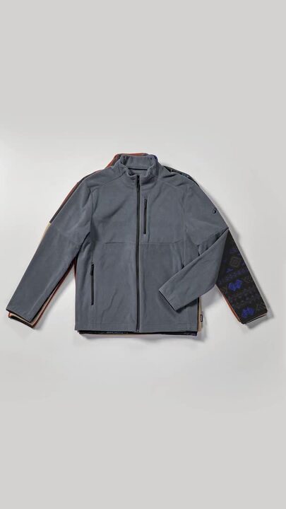 Men’s mountain hiking fleece jacket, MH500 Full Zip Pocket - Red - Video 2