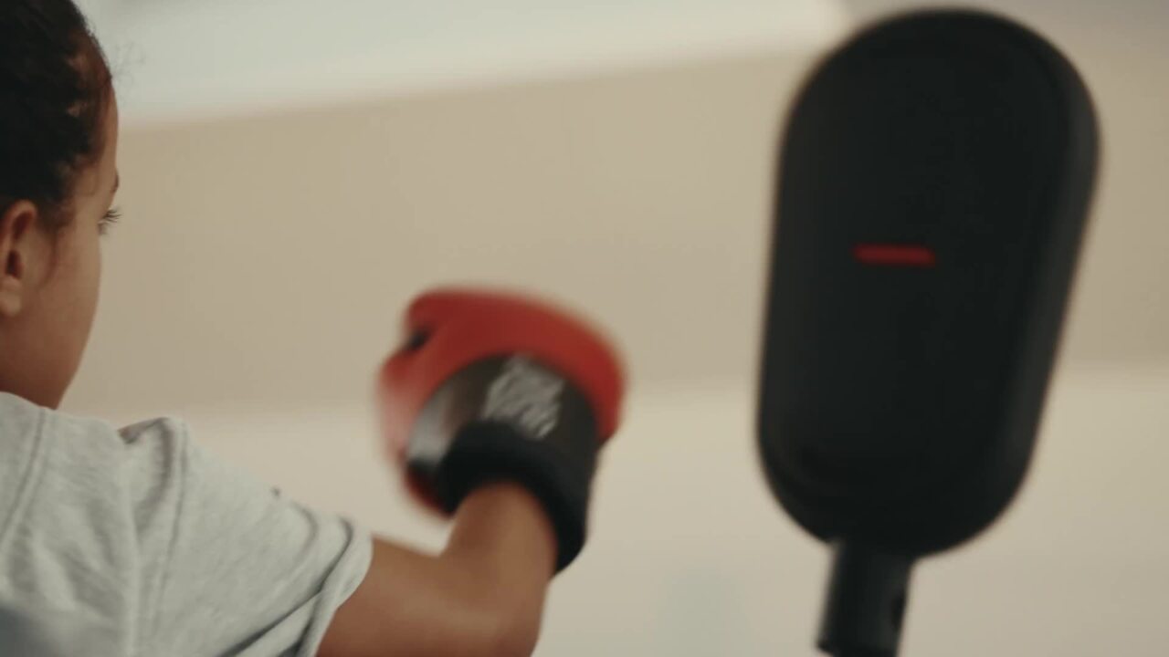 Kit punching ball + guantes de boxeo de 4oz para Niños Outshock negro/rojo  - Decathlon