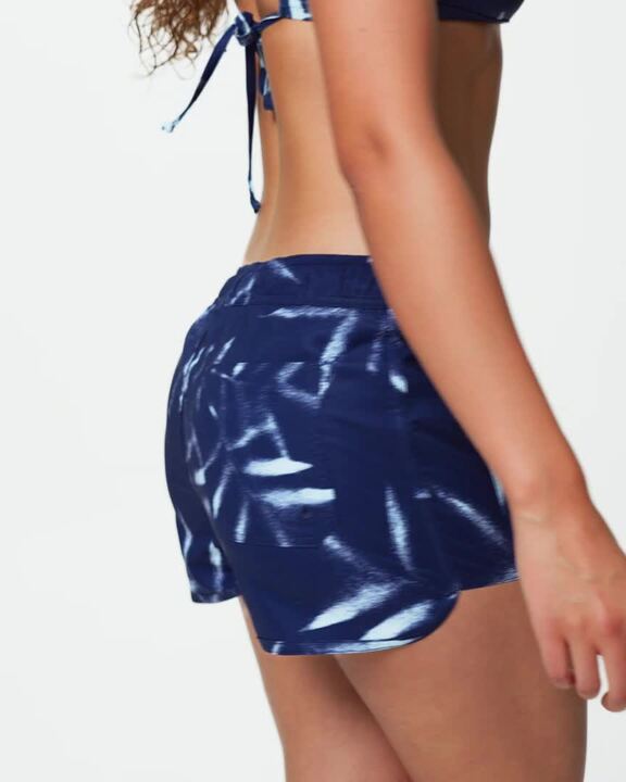 Women’s surfing swim shorts, Tini Bagheera navy blue - Video 2
