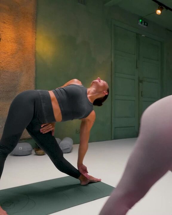 Women's Seamless Yoga / Pilates Leggings - Faded Dark Grey - Video 2