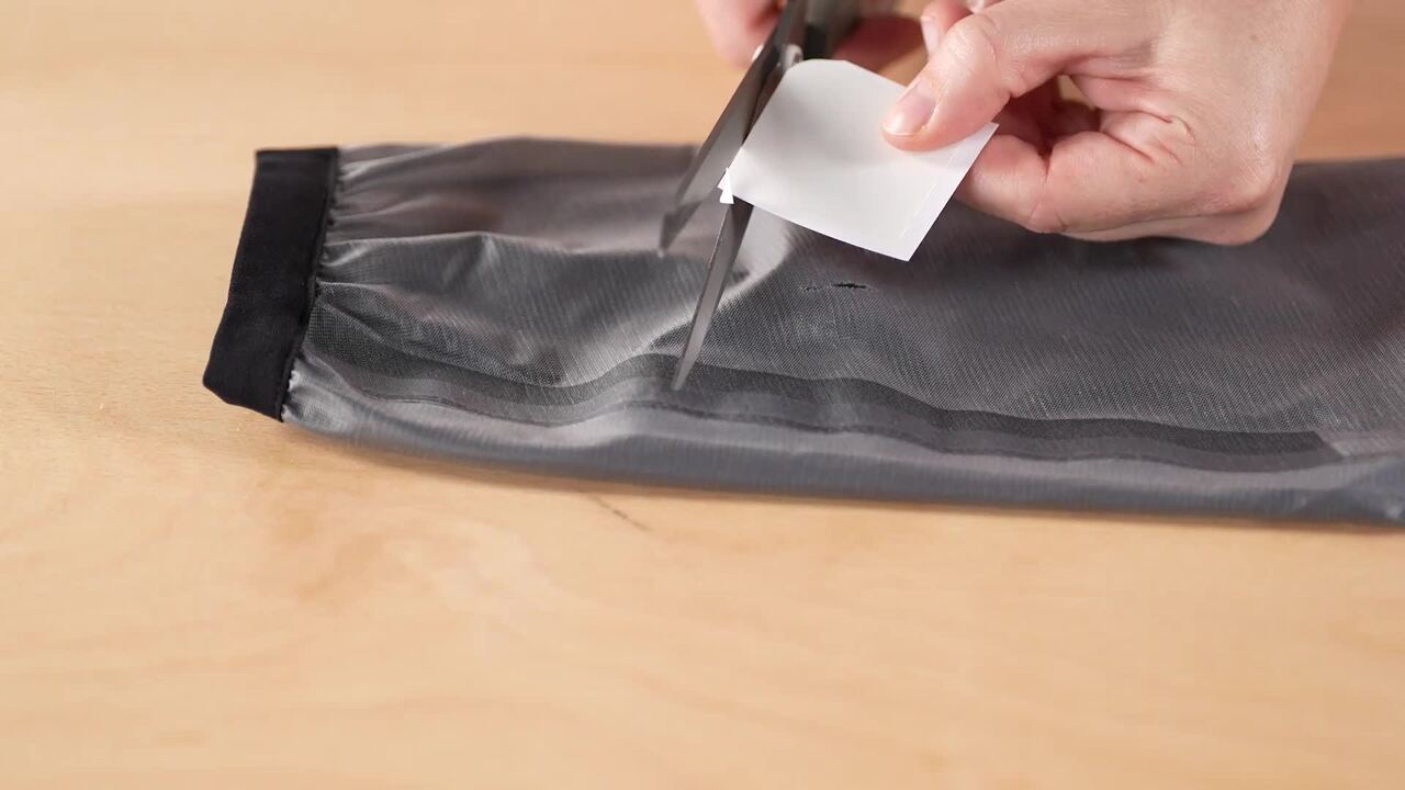 Men Cycling Windbreaker Lightweight & Water Repellent Racer - Yellow - Video 2