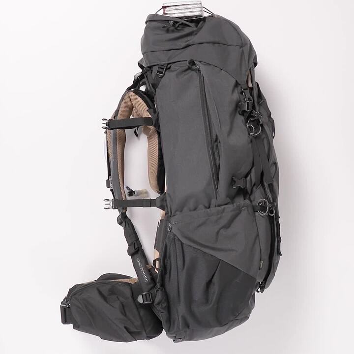 Men's Trekking 70+10L Backpack MT900 Symbium  - Video 2