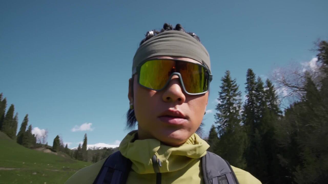 MH900 Photochromic sunglasses (CAT 2/4) Full Lens grey volcano -Hurricane Blue - Video 2