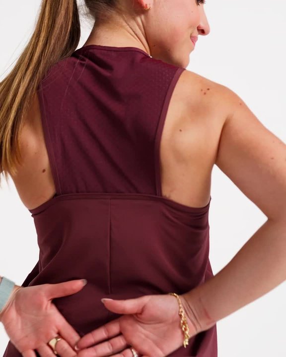 Women's Loose and Breathable Sports Tank Top - Burgundy - Video 2