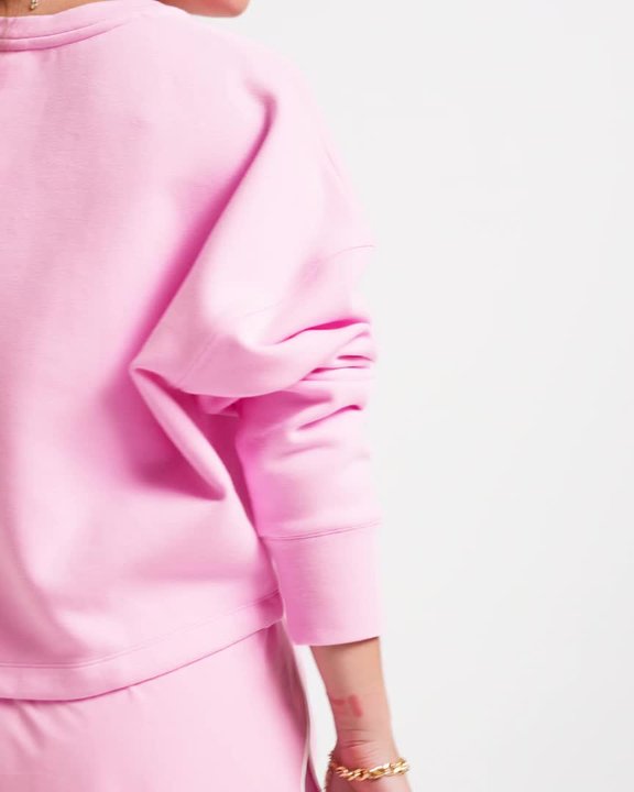 Women’s cropped fitness sweatshirt comfortable and stretchy, pink - Video 2