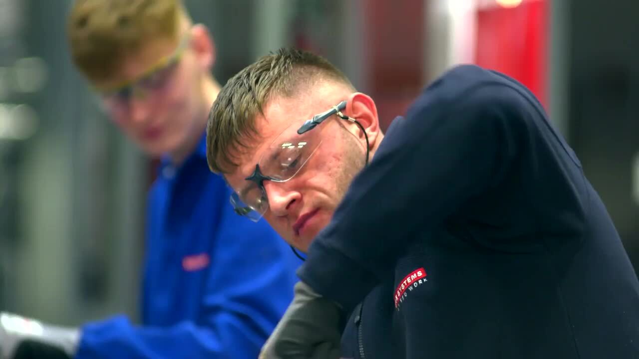 RS87527_BAE Barrow A Roll V2