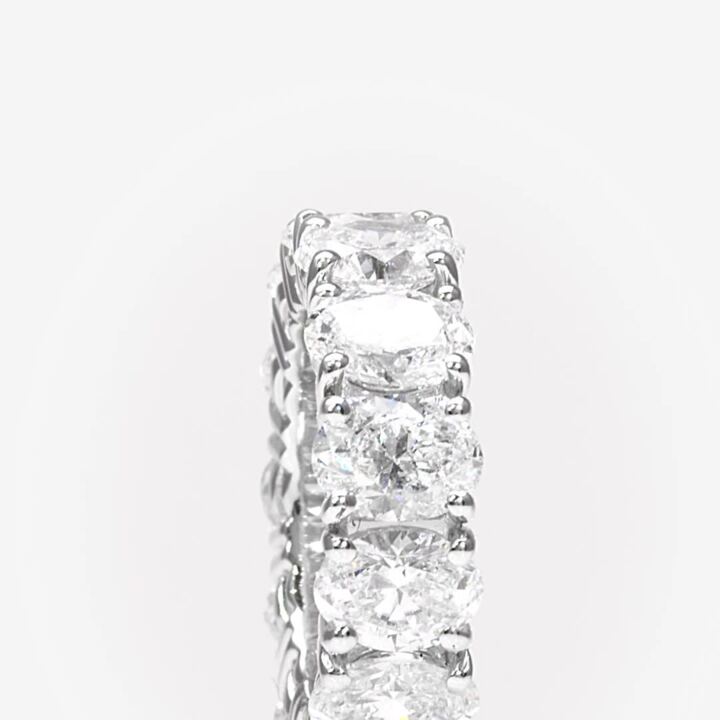 클로우 세팅 오벌 다이아몬드 이터니티 링