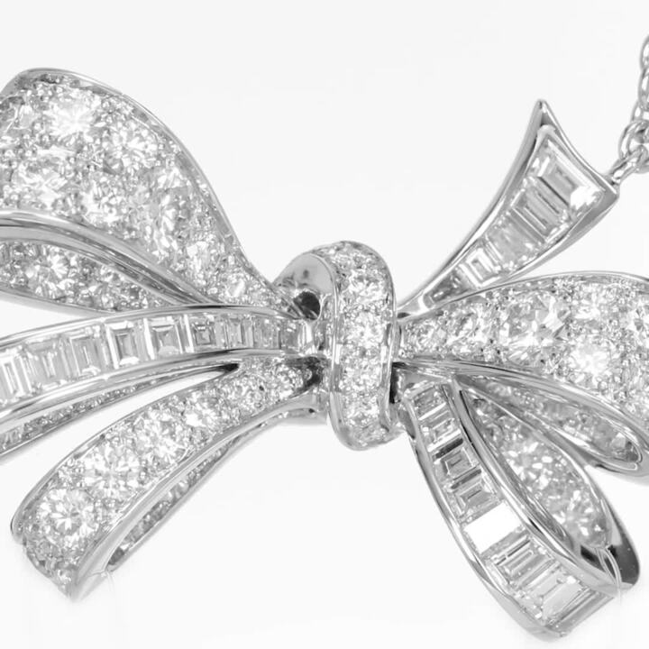 Tilda’s Bow Classic Diamond Pendant