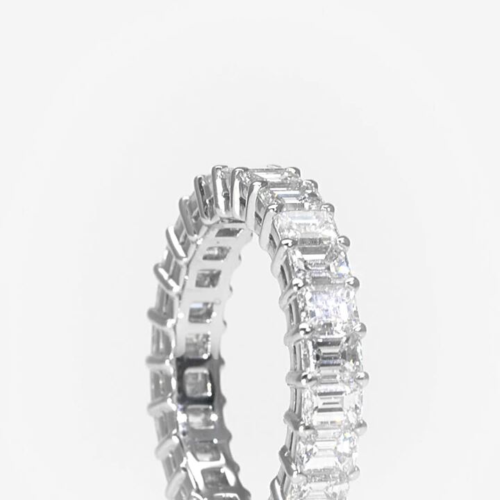 エメラルドカットダイヤモンド エタニティリング, プラチナ、0.15