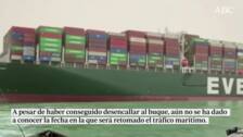 Consiguen liberar el buque Ever Given que bloqueaba el canal de Suez