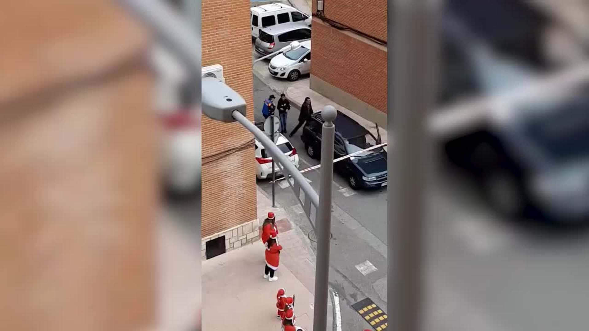 Un energúmeno irrumpe en una marcha familiar de Navidad en Torrijos