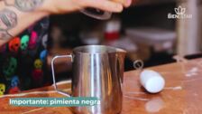 Cúrcuma «latte» helado: cómo preparar con el Chef Bosquet la bebida del verano