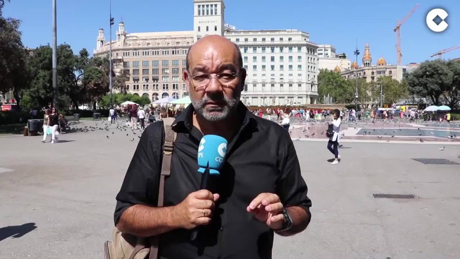 Ángel Expósito en una calle de El Raval de Barcelona