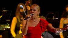 Plácido Domingo y Marta Sánchez hacen historia cantando a dúo el himno de España en Marbella