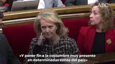 La cara de perplejidad del líder del PP catalán al oír la intervención racista de Anna Erra